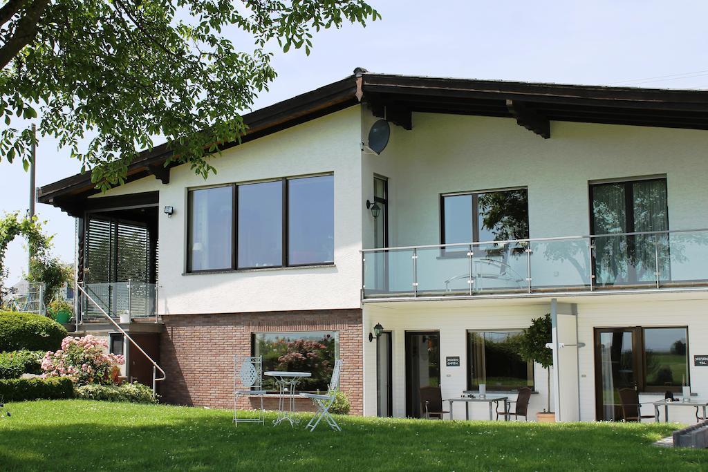 Ferienwohnungen Eifelblick Lutzerath Exterior foto